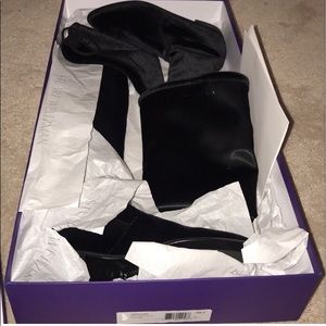 Authentic Stuart Weitzman “Legglylady”velvet boot